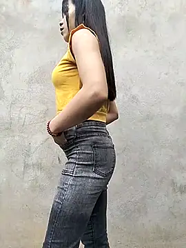 gugu0022 online show from March 25, 2026, 12:55 am