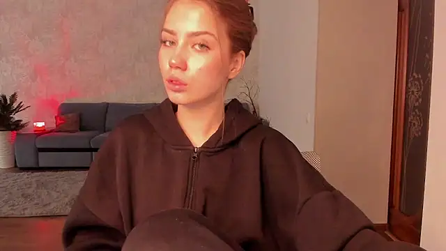 Aurora Glow21 online show from April 10, 2026, 4:41 am