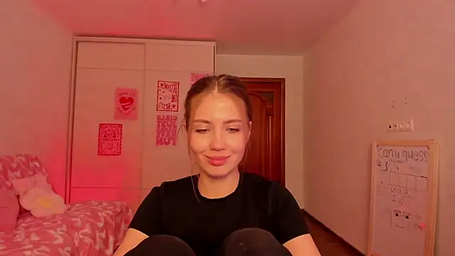 Snapshot of Aurora_Glow21 chatting on June 1, 2026, 1:44 pm Aurora Glow21 online show from June 1, 2026, 1:44 pm