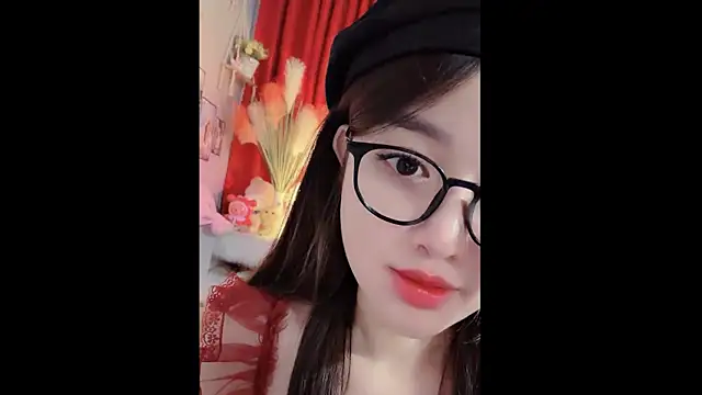 MiCandy-Lovee online show from December 20, 2025, 6:27 am