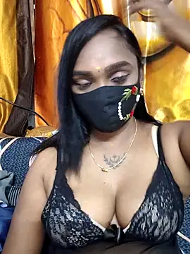 Dharshini98 online show from April 14, 2026, 9:42 pm