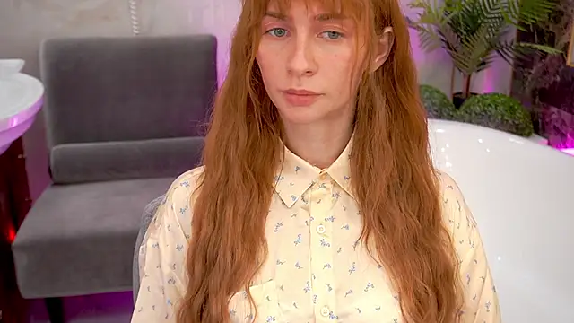 Nicol Moonn online show from April 15, 2026, 8:42 pm