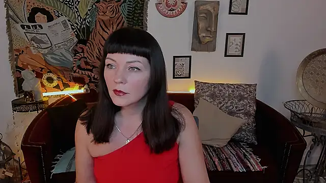 Snapshot of RosaliReed chatting on November 18, 2025, 11:24 am RosaliReed online show from November 18, 2025, 11:24 am