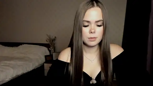 Snapshot of Kira_love_81 chatting on November 14, 2025, 6:22 pm Kira love 81 online show from November 14, 2025, 6:22 pm