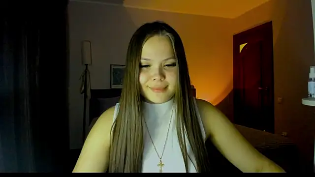 Snapshot of Kira_love_81 chatting on May 26, 2026, 7:45 pm Kira love 81 online show from May 26, 2026, 7:45 pm