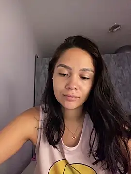 Snapshot of carolsapequinha chatting on February 2, 2026, 11:42 am carolsapequinha online show from February 2, 2026, 11:42 am