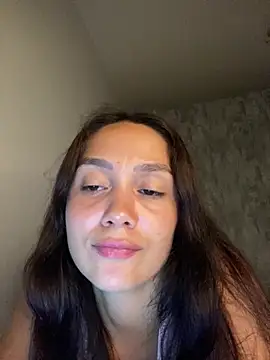 Snapshot of carolsapequinha chatting on February 27, 2026, 2:45 am carolsapequinha online show from February 27, 2026, 2:45 am