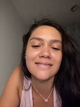 Snapshot of carolsapequinha chatting on February 8, 2026, 2:04 pm carolsapequinha online show from February 8, 2026, 2:04 pm