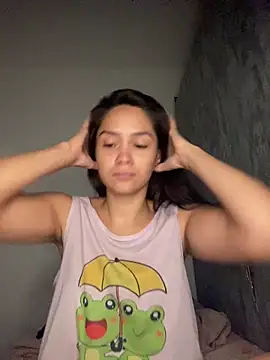Snapshot of carolsapequinha chatting on May 29, 2026, 10:43 am carolsapequinha online show from May 29, 2026, 10:43 am
