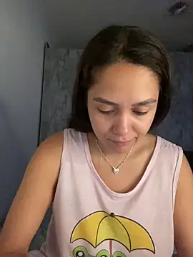 Snapshot of carolsapequinha chatting on February 14, 2026, 10:59 am carolsapequinha online show from February 14, 2026, 10:59 am