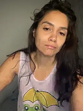 Snapshot of carolsapequinha chatting on June 24, 2026, 11:42 am carolsapequinha online show from June 24, 2026, 11:42 am