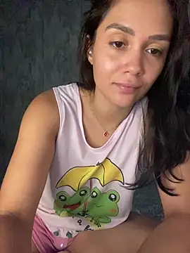 Snapshot of carolsapequinha chatting on January 18, 2026, 3:37 pm carolsapequinha online show from January 18, 2026, 3:37 pm