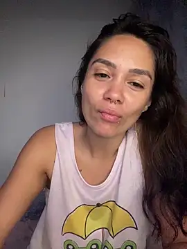 Snapshot of carolsapequinha chatting on June 15, 2026, 10:59 am carolsapequinha online show from June 15, 2026, 10:59 am