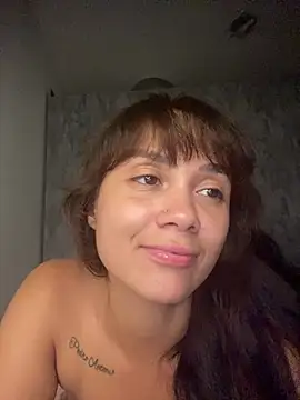 Snapshot of carolsapequinha chatting on May 25, 2026, 3:39 am carolsapequinha online show from May 25, 2026, 3:39 am