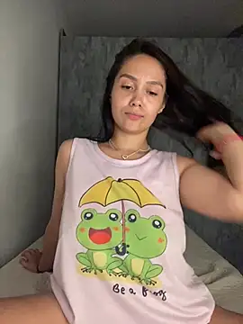 Snapshot of carolsapequinha chatting on February 10, 2026, 3:22 pm carolsapequinha online show from February 10, 2026, 3:22 pm