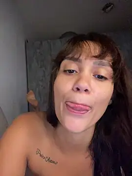 Snapshot of carolsapequinha chatting on May 9, 2026, 9:18 pm carolsapequinha online show from May 9, 2026, 9:18 pm