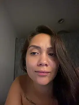 carolsapequinha online show from April 2, 2026, 2:19 am