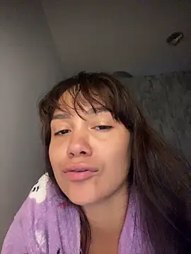 Snapshot of carolsapequinha chatting on May 17, 2026, 1:33 pm carolsapequinha online show from May 17, 2026, 1:33 pm