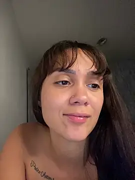 Snapshot of carolsapequinha chatting on May 5, 2026, 4:26 am carolsapequinha online show from May 5, 2026, 4:26 am