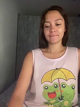 Snapshot of carolsapequinha chatting on February 17, 2026, 11:40 am carolsapequinha online show from February 17, 2026, 11:40 am