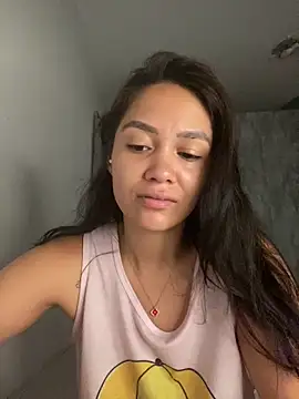 Snapshot of carolsapequinha chatting on February 1, 2026, 12:58 pm carolsapequinha online show from February 1, 2026, 12:58 pm