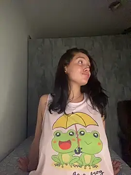 Snapshot of carolsapequinha chatting on February 13, 2026, 3:17 am carolsapequinha online show from February 13, 2026, 3:17 am