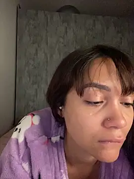 Snapshot of carolsapequinha chatting on May 14, 2026, 10:34 am carolsapequinha online show from May 14, 2026, 10:34 am