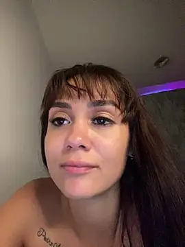 Snapshot of carolsapequinha chatting on April 26, 2026, 3:15 am carolsapequinha online show from April 26, 2026, 3:15 am