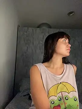 Snapshot of carolsapequinha chatting on May 7, 2026, 11:24 am carolsapequinha online show from May 7, 2026, 11:24 am