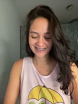 Snapshot of carolsapequinha chatting on February 2, 2026, 11:48 pm carolsapequinha online show from February 2, 2026, 11:48 pm