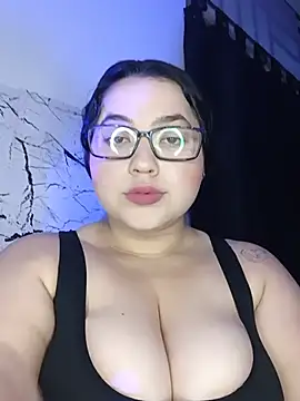 Snapshot of Sweety_chloe chatting on June 6, 2026, 11:10 pm Sweety chloe online show from June 6, 2026, 11:10 pm