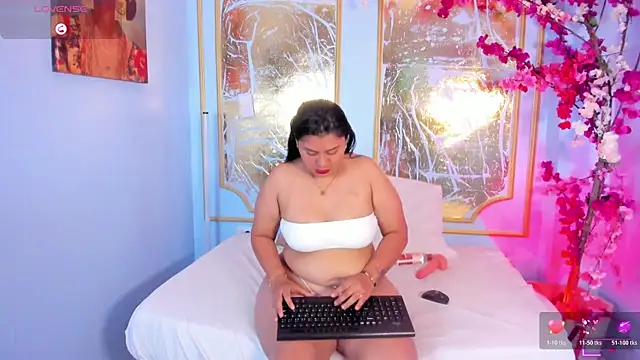 luna blaze cr online show from November 24, 2025, 7:58 pm