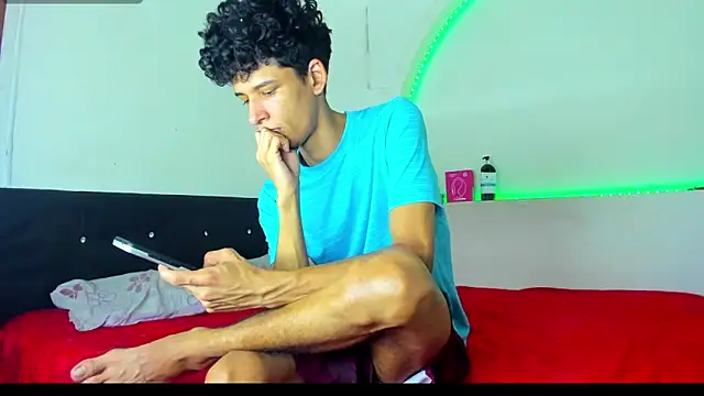 Snapshot of kaiborman00 chatting on February 9, 2026, 3:15 am kaiborman00 online show from February 9, 2026, 3:15 am