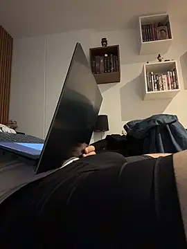 Manuelst11928 online show from November 14, 2025, 4:49 am