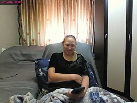 Snapshot of JenniDeep chatting on May 29, 2026, 9:48 am JenniDeep online show from May 29, 2026, 9:48 am