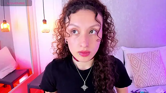 Snapshot of Martina_077 chatting on April 21, 2026, 1:42 am Martina 077 online show from April 21, 2026, 1:42 am