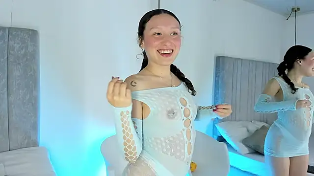 Martina 077 online show from January 5, 2026, 8:01 pm