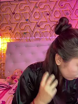 Snapshot of MelanyyJhonson15 chatting on February 13, 2026, 2:22 am MelanyyJhonson15 online show from February 13, 2026, 2:22 am