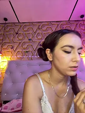 Snapshot of MelanyyJhonson15 chatting on February 22, 2026, 3:09 am MelanyyJhonson15 online show from February 22, 2026, 3:09 am