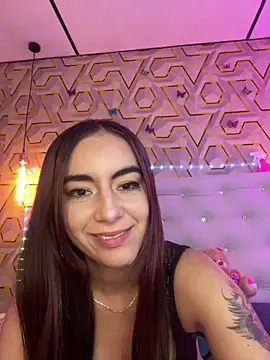 Snapshot of MelanyyJhonson15 chatting on February 3, 2026, 2:32 am MelanyyJhonson15 online show from February 3, 2026, 2:32 am