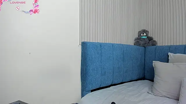 Dulce emi online show from February 22, 2026, 1:46 pm