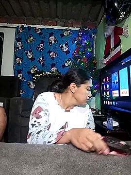 lincy and clio online show from December 2, 2025, 4:25 am