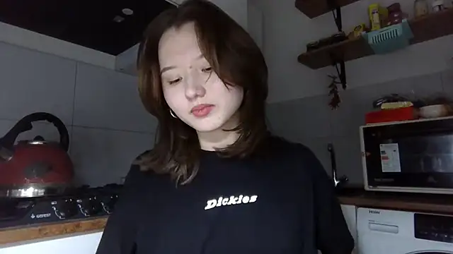 DeenaCaho online show from November 23, 2025, 3:44 pm