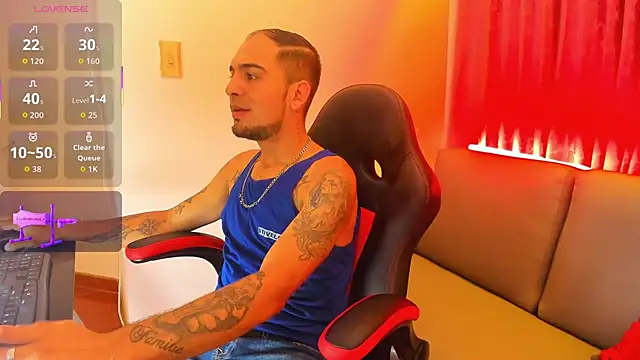 Snapshot of Zotum_black chatting on November 18, 2025, 9:51 pm Zotum black online show from November 18, 2025, 9:51 pm