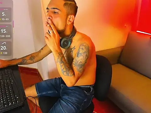 Snapshot of Zotum_black chatting on November 16, 2025, 2:05 am Zotum black online show from November 16, 2025, 2:05 am