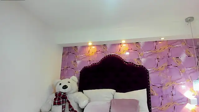 Snapshot of anna_jules chatting on June 2, 2026, 2:17 pm anna jules online show from June 2, 2026, 2:17 pm