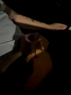 Snapshot of julianlondo111 chatting on November 14, 2025, 2:04 am julianlondo111 online show from November 14, 2025, 2:04 am