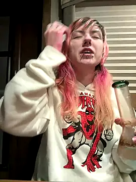 Snapshot of needlefaceUwU chatting on November 21, 2025, 8:24 am needlefaceUwU online show from November 21, 2025, 8:24 am