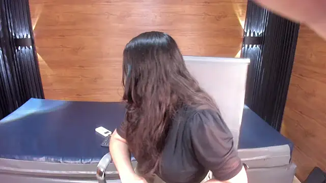 Snapshot of Karoll_Heart chatting on November 18, 2025, 7:06 pm Karoll Heart online show from November 18, 2025, 7:06 pm