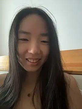 Snapshot of TinyBabe chatting on November 14, 2025, 5:00 am TinyBabe online show from November 14, 2025, 5:00 am